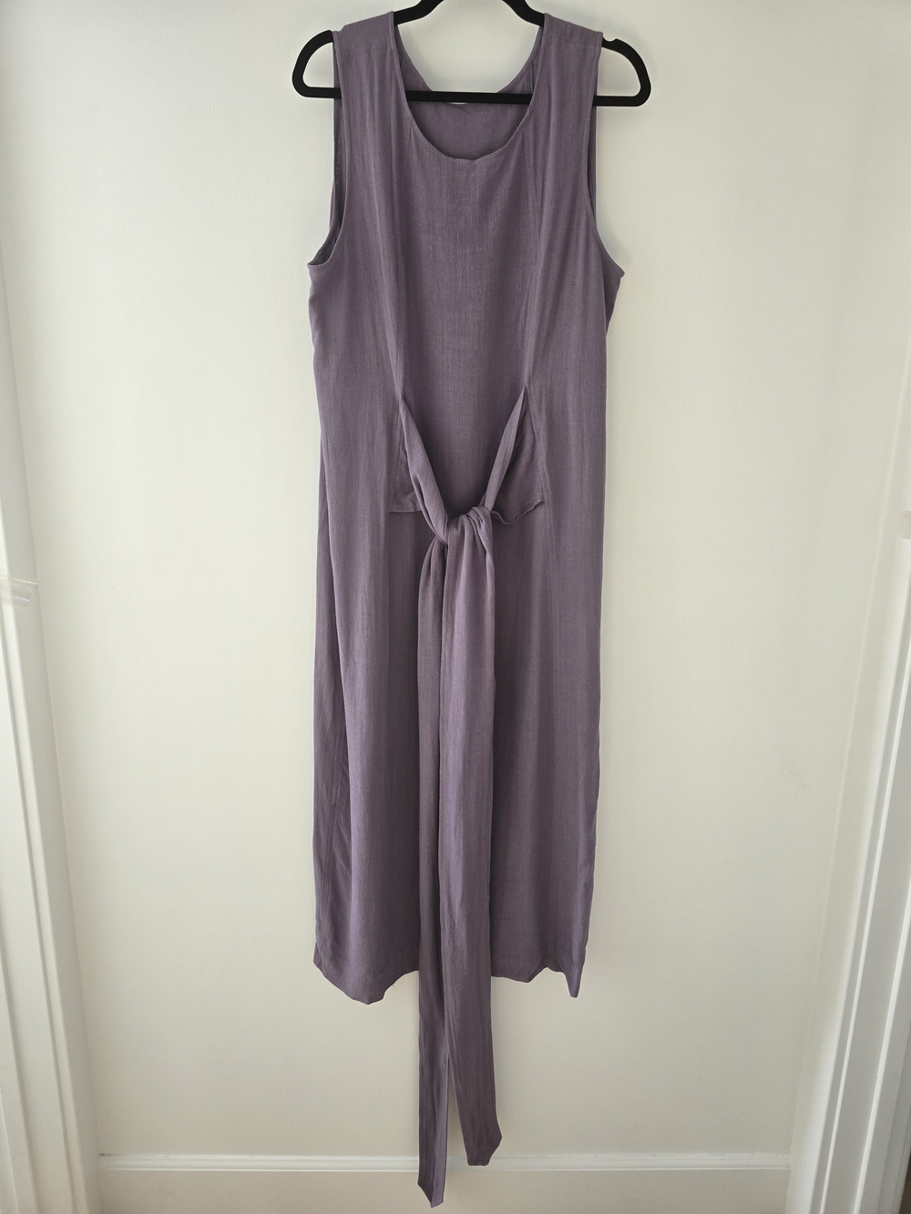Sleeveless Lavender Tie-Waist Midi Dress